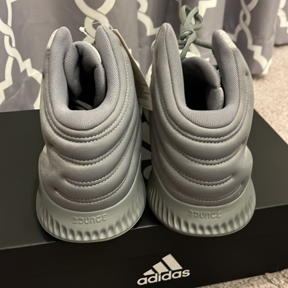 Adidas Mad Bounce 2018 Basketball Shoes Sneakers new grey Mens Size 14 - Picture 9 of 13